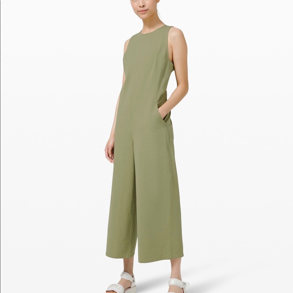Lululemon wide leg jumpsuit size 4